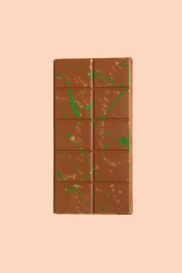 Dubai chocolate with pistachios